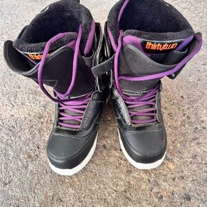 ThirtyTwo Women's Black and Purple Winter Boots